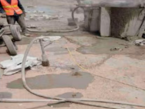 下城水泥混凝土路面板底注浆技术 路面脱空注浆整治方案